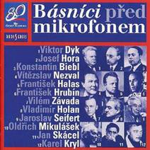 Obálka Básníci před mikrofonem