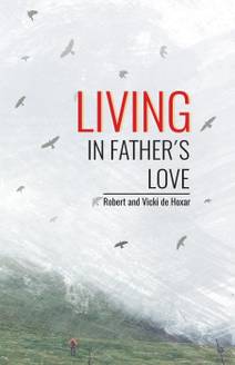 Obálka Living in Father's Love